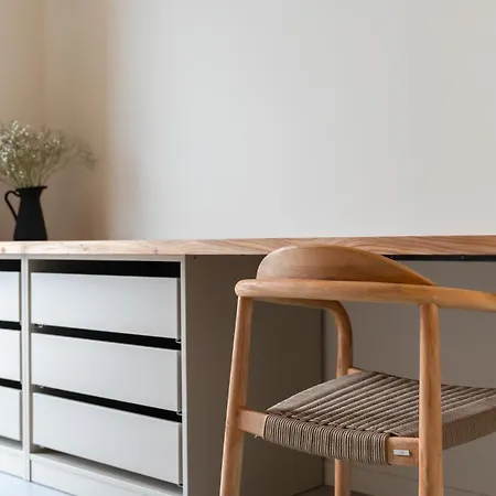 The Seaside Loft - Luxurious 3 Br 아파트