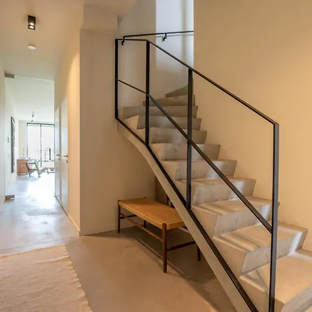 The Seaside Loft - Luxurious 3 Br 아파트